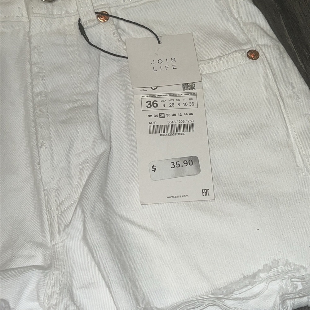 NWT Zara Hi-Rise White Distressed Denim Shorts Size 4 - Picture 13 of 14